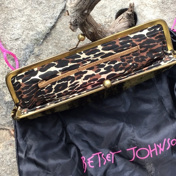 💋Exquisite💚green velvet & rhinestones💎clutch by Betsey Johnson - Picture 10 of 14